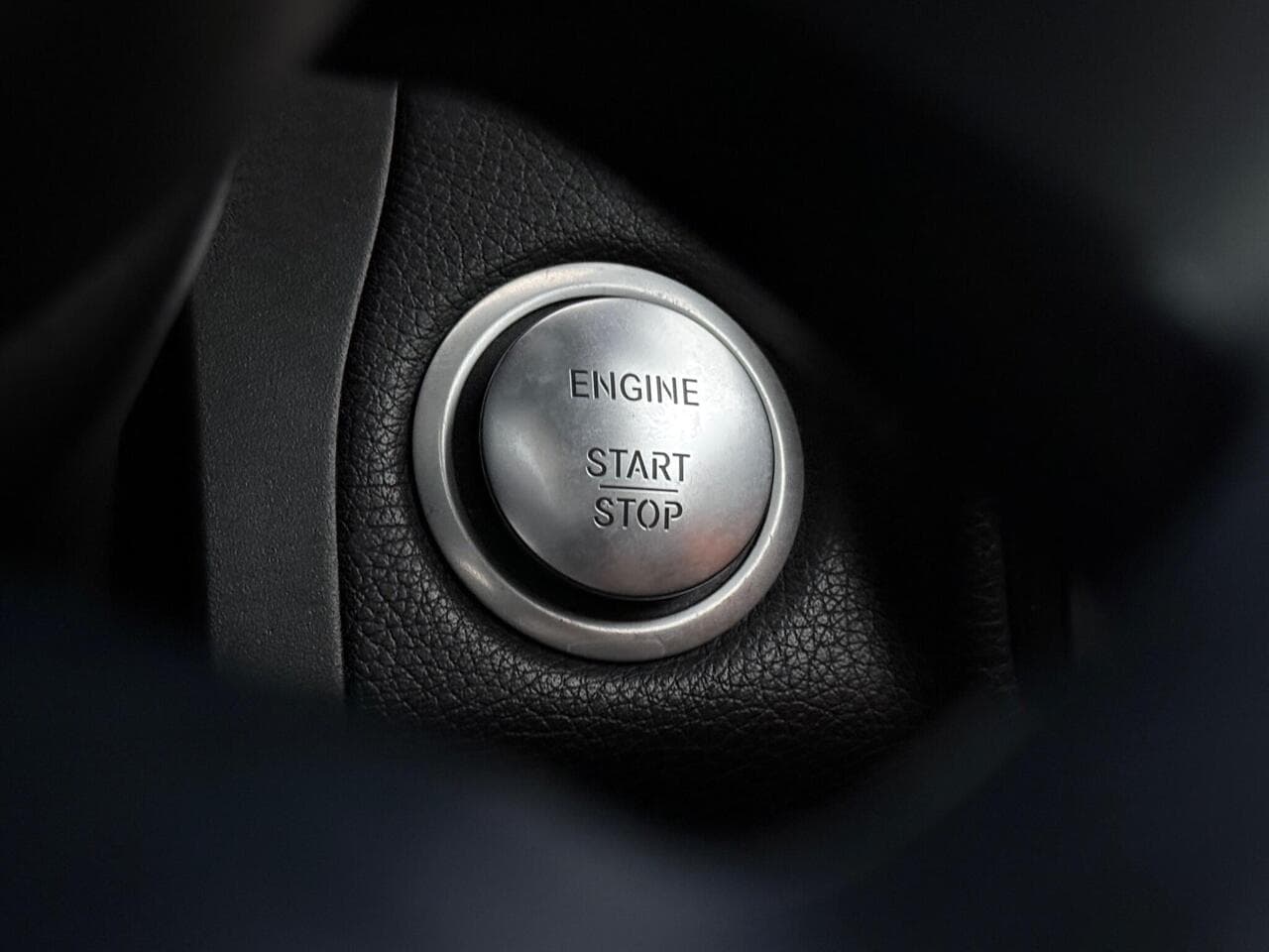Mercedes-Benz GLC thumbnail Misc Controls
