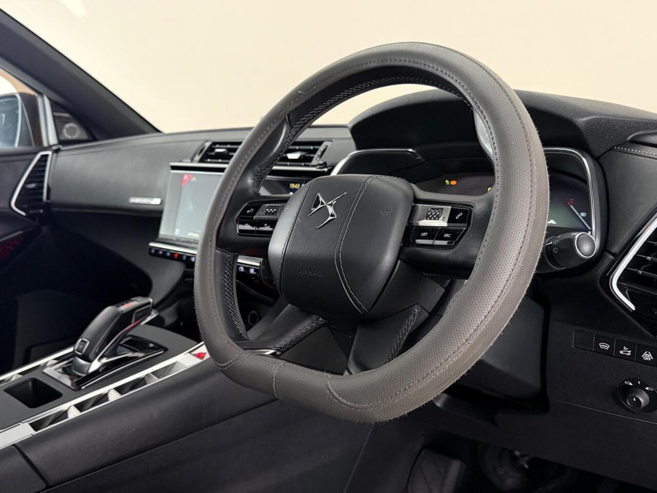 DS AUTOMOBILES DS 7 CROSSBACK thumbnail Steering Wheel