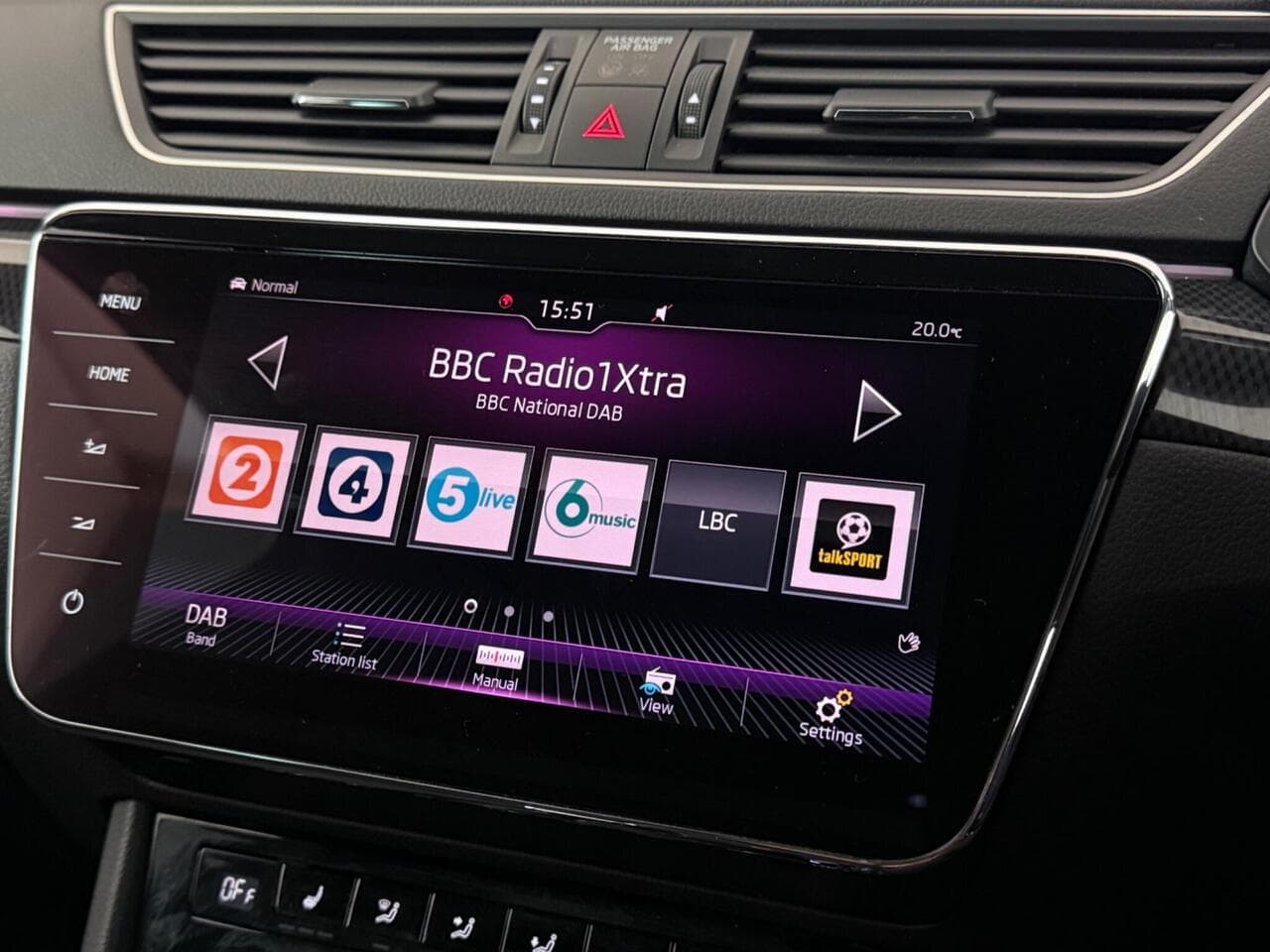 Skoda Superb thumbnail Infotainment System