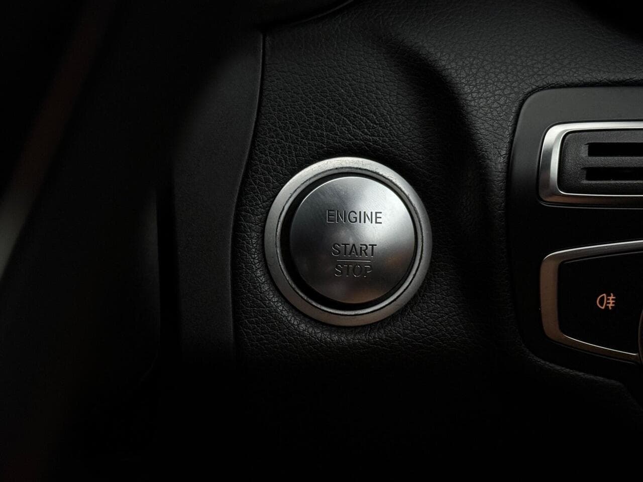 Mercedes-Benz C Class thumbnail Misc Controls