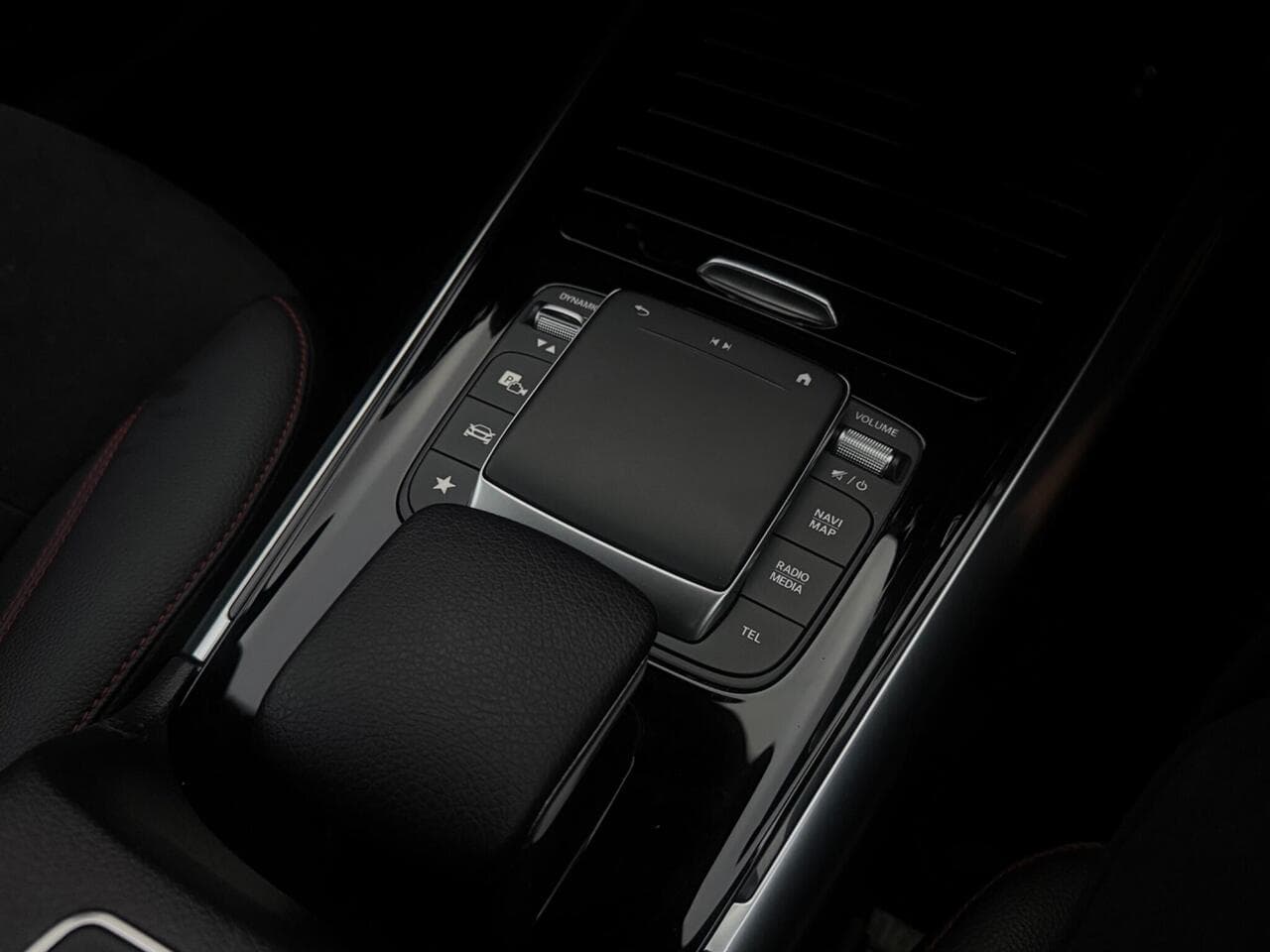 Mercedes-Benz GLA thumbnail Misc Controls
