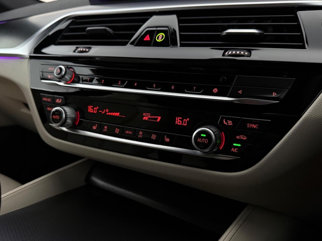 BMW 5 Series thumbnail Infotainment System