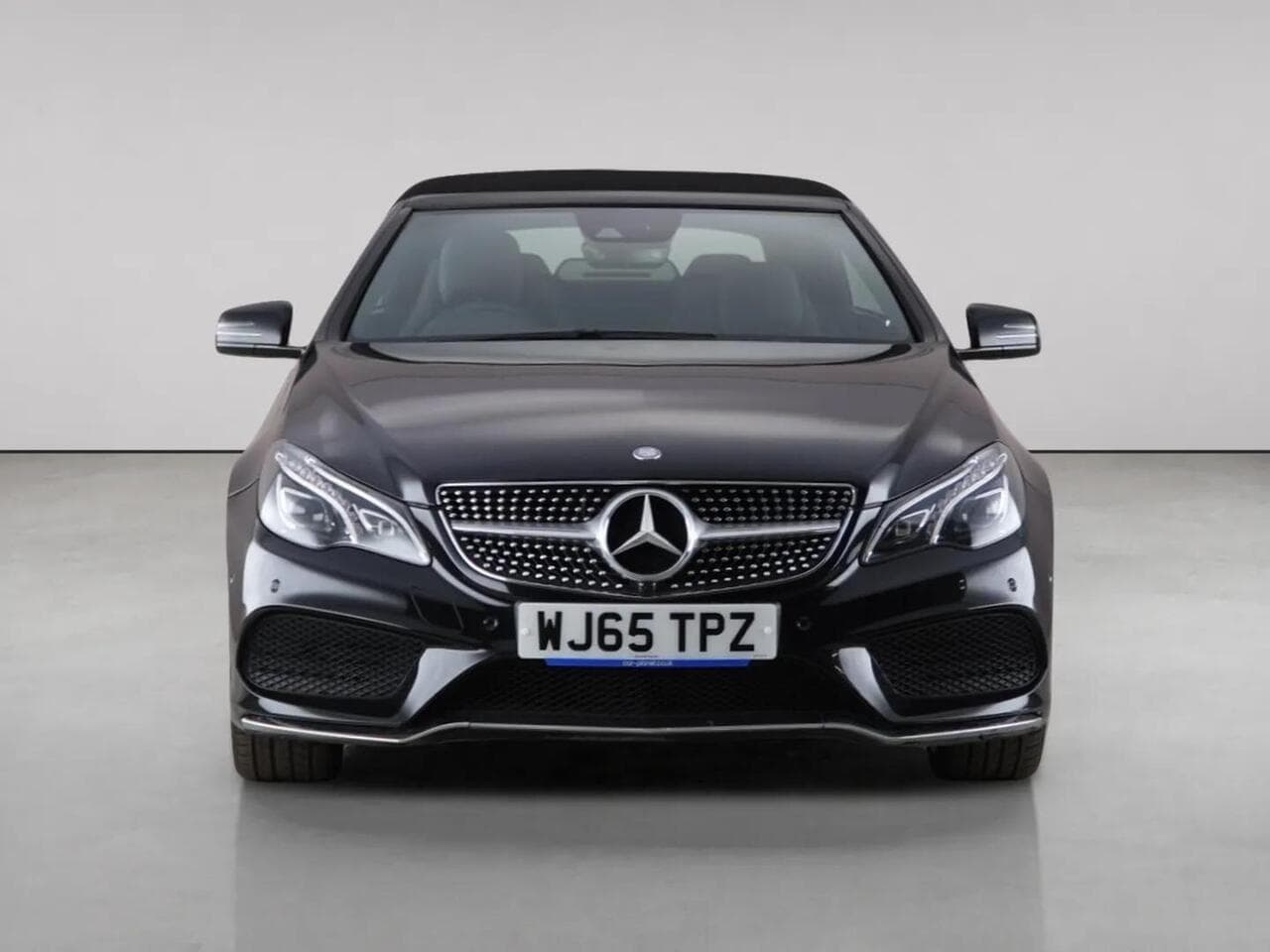 Mercedes-Benz E Class thumbnail Front
