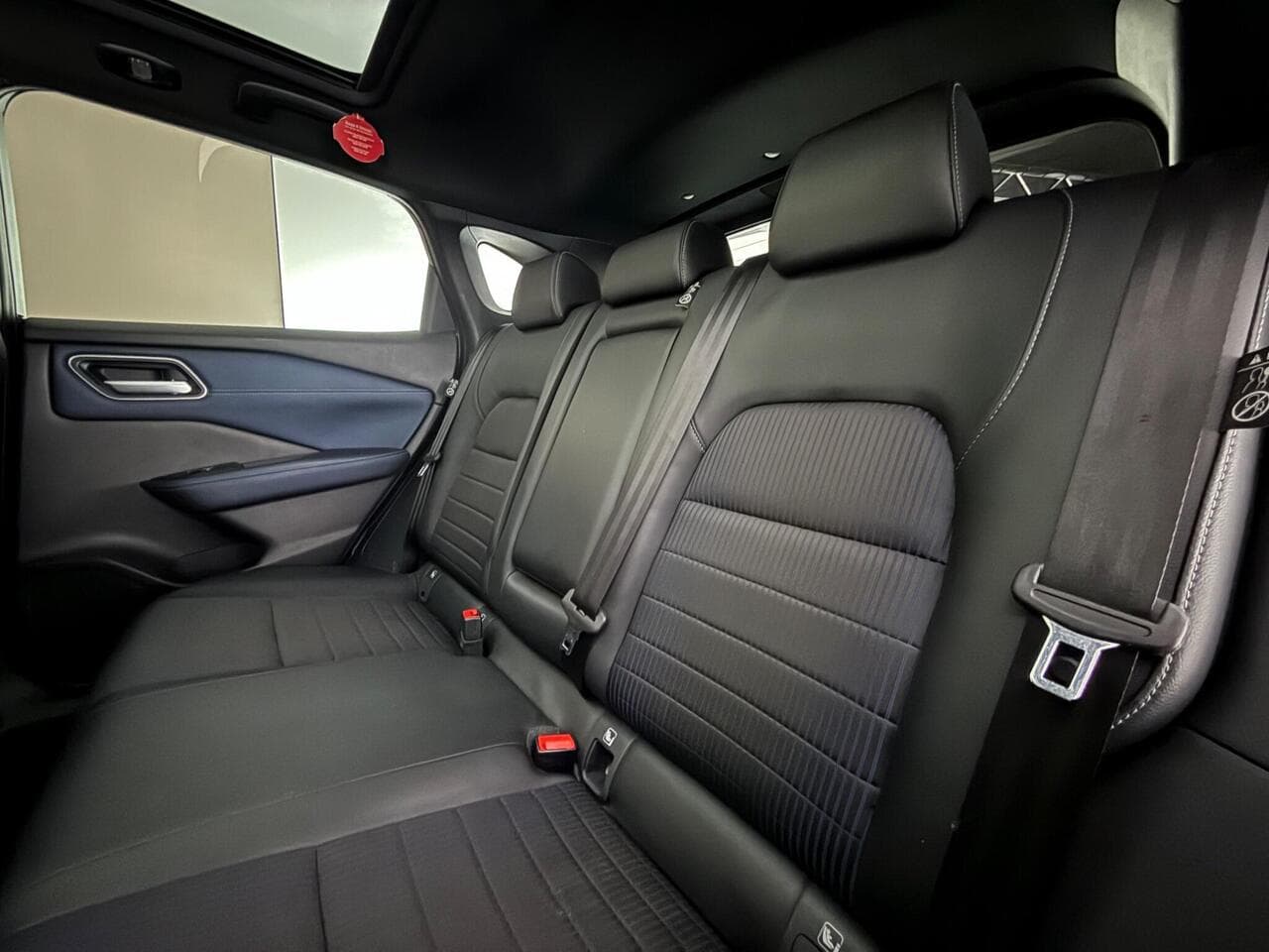 Nissan Qashqai thumbnail Seats Rear