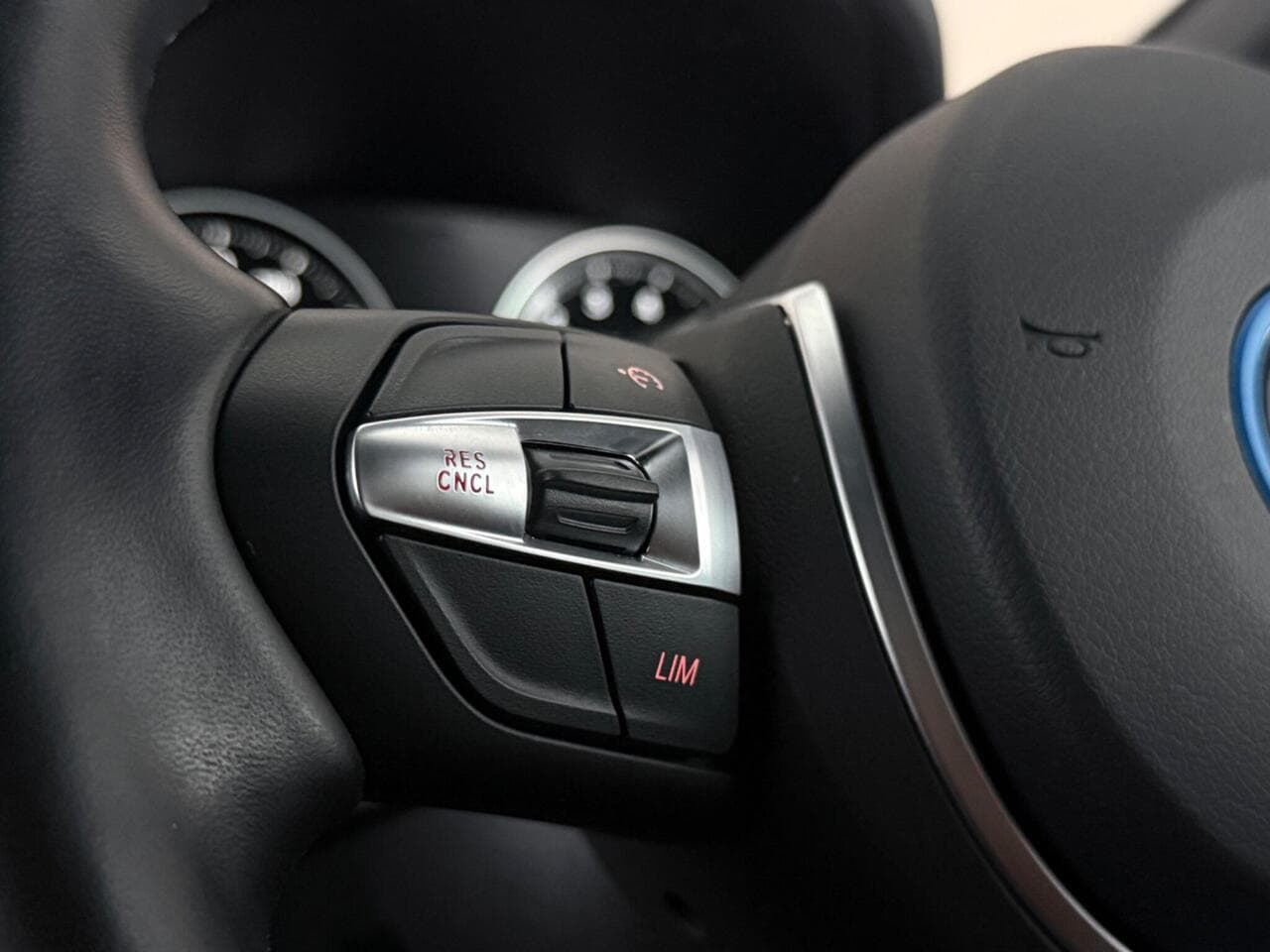 BMW X1 thumbnail Misc Controls