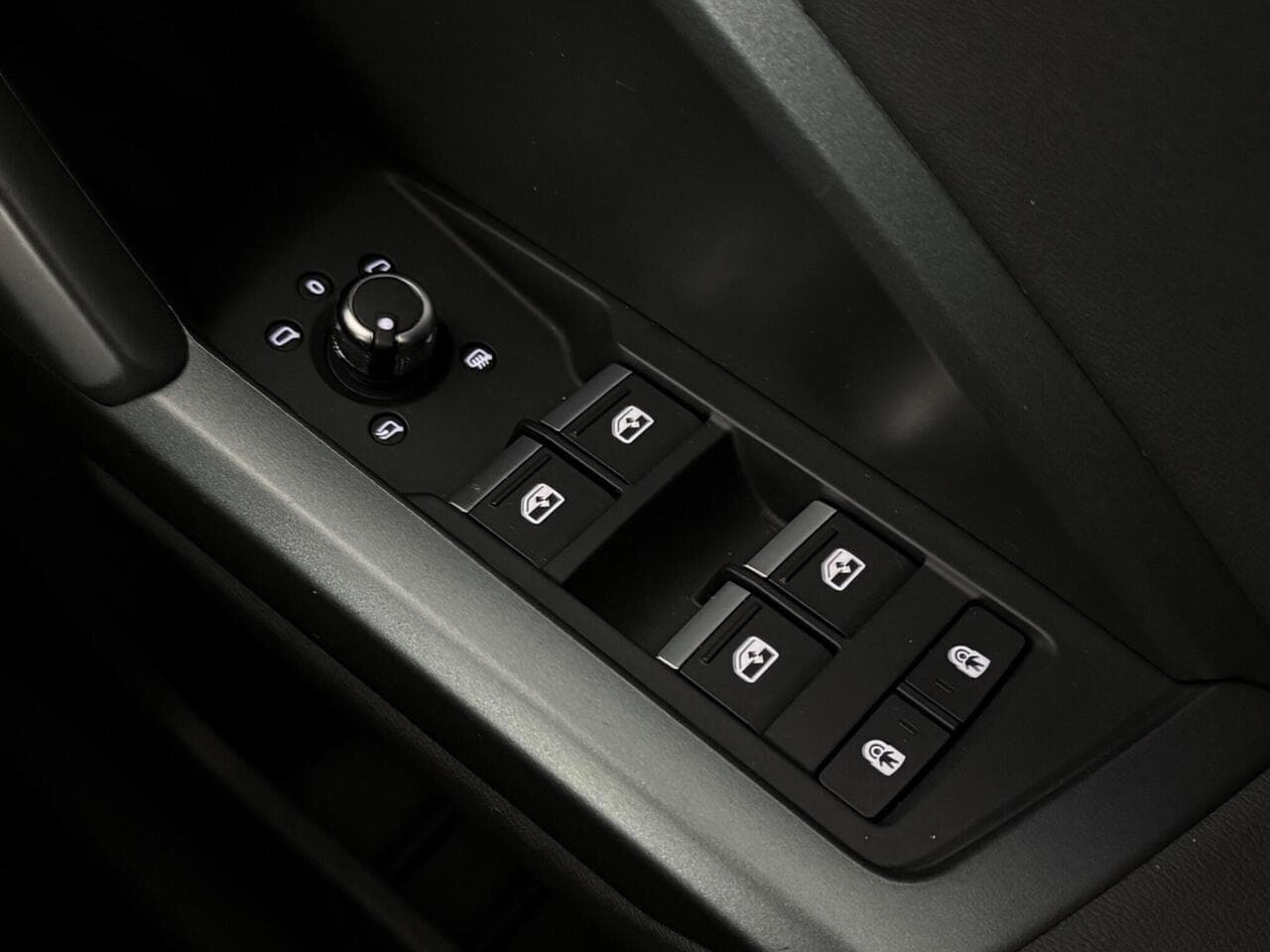 Audi Q3 thumbnail Misc Controls