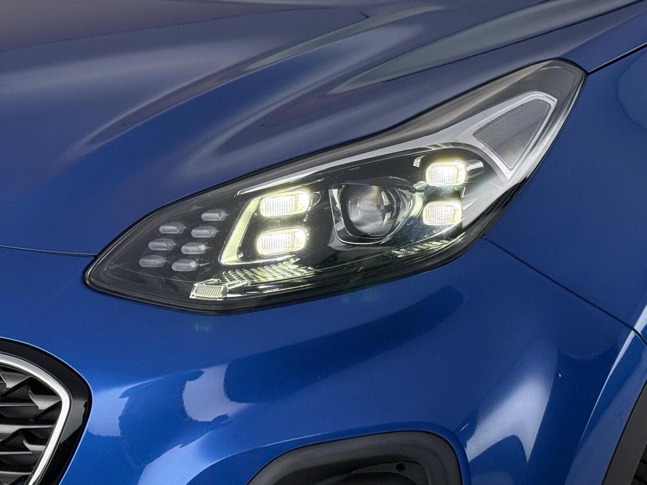 Kia Sportage thumbnail Lights Front