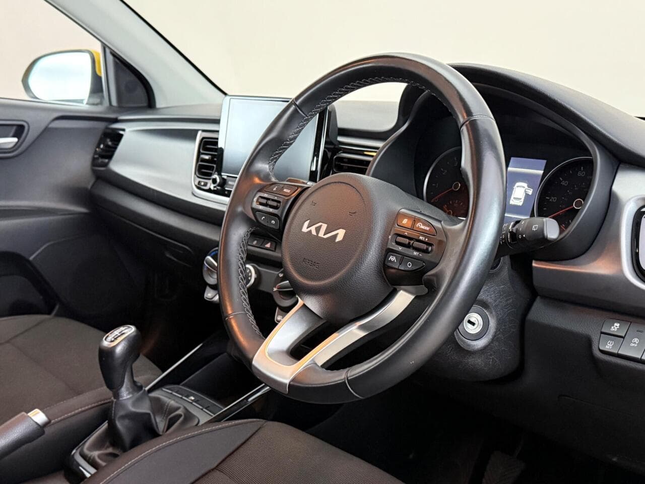 Kia Rio thumbnail Interior Front