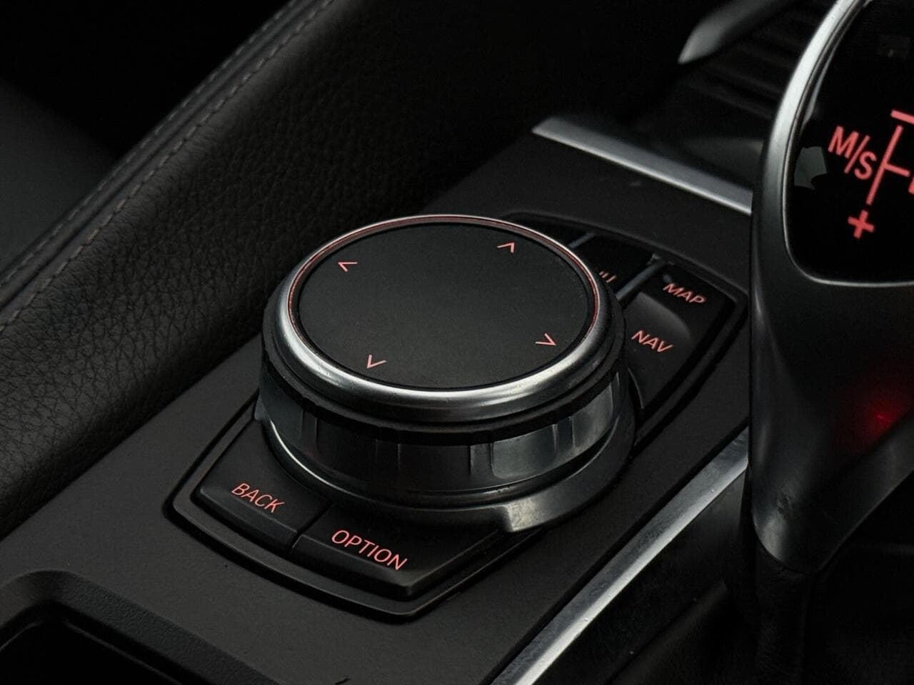 BMW X6 thumbnail Interior Front