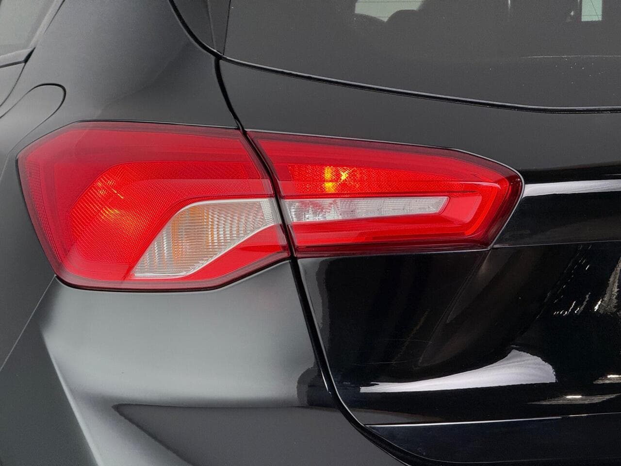 Ford Focus thumbnail Lights Rear
