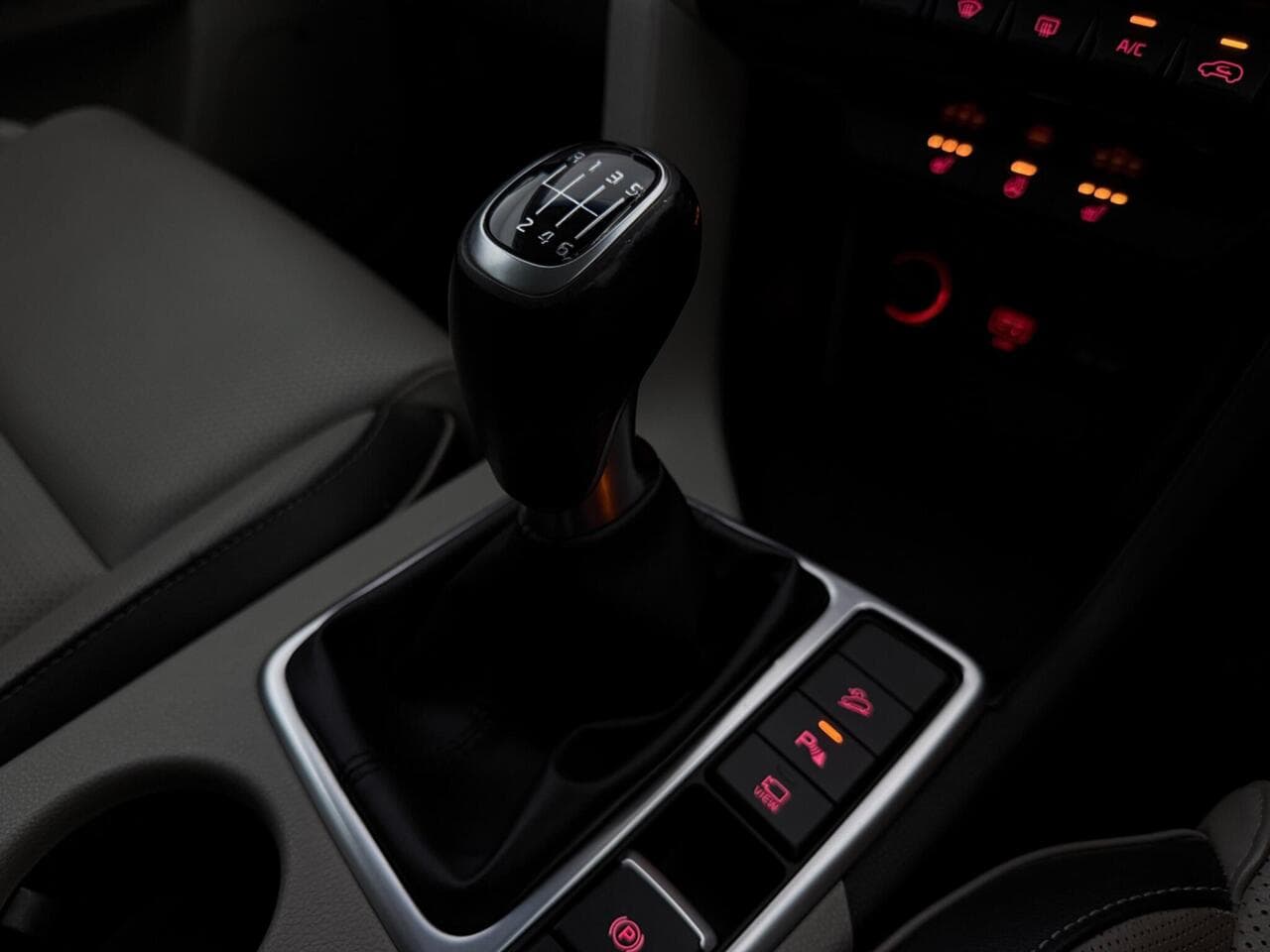 Kia Sportage thumbnail Interior Front