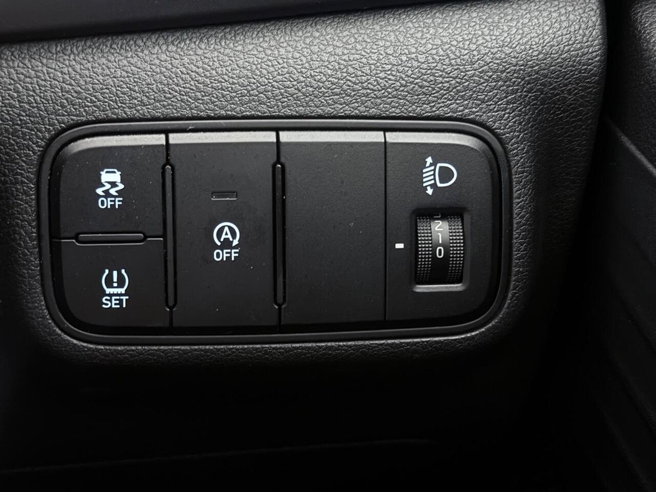 Hyundai i20 thumbnail Misc Controls