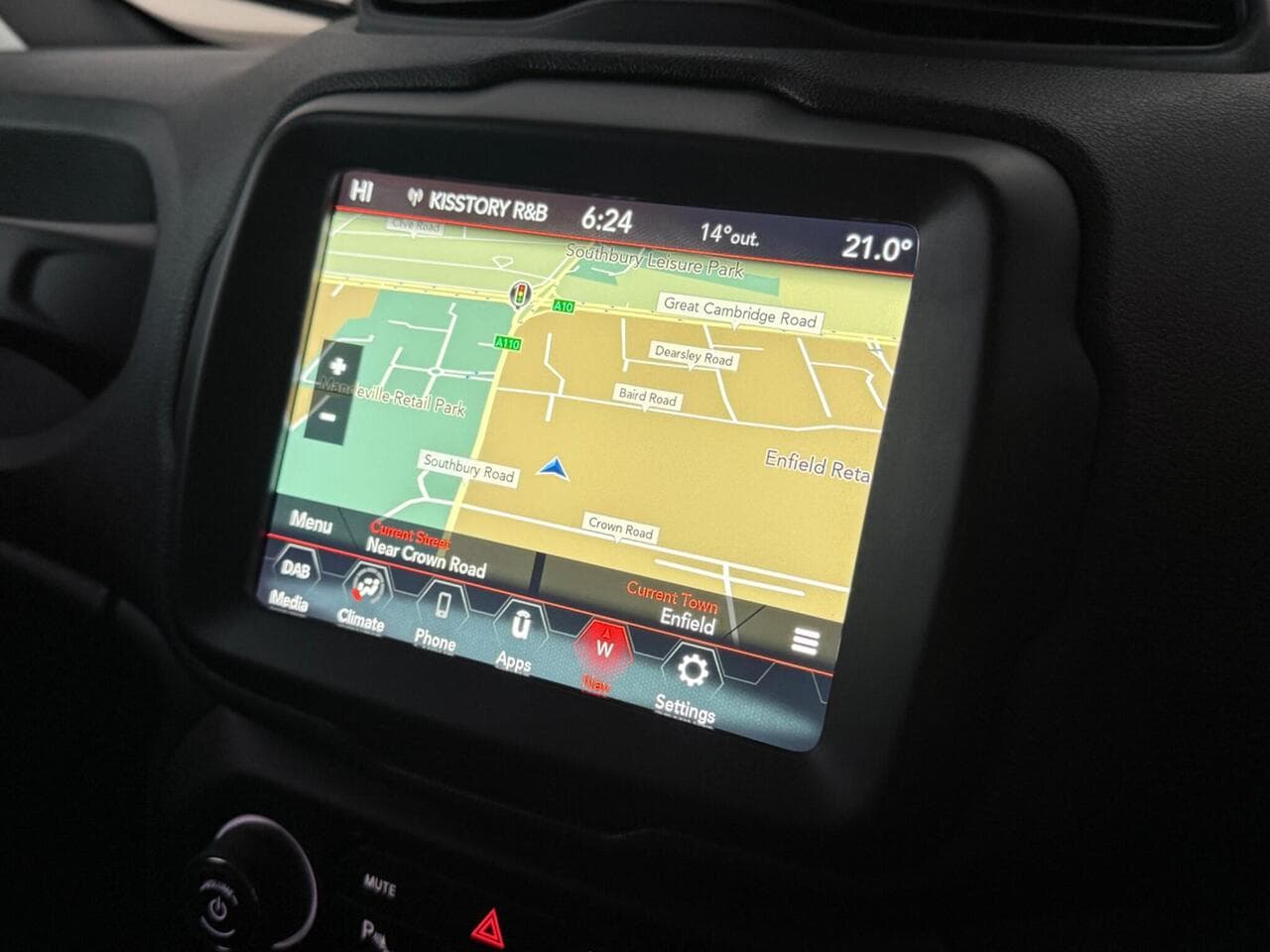 Jeep Renegade thumbnail Infotainment System