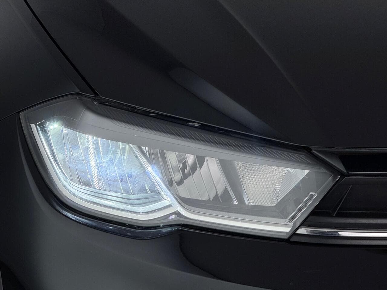Volkswagen Polo thumbnail Lights Front