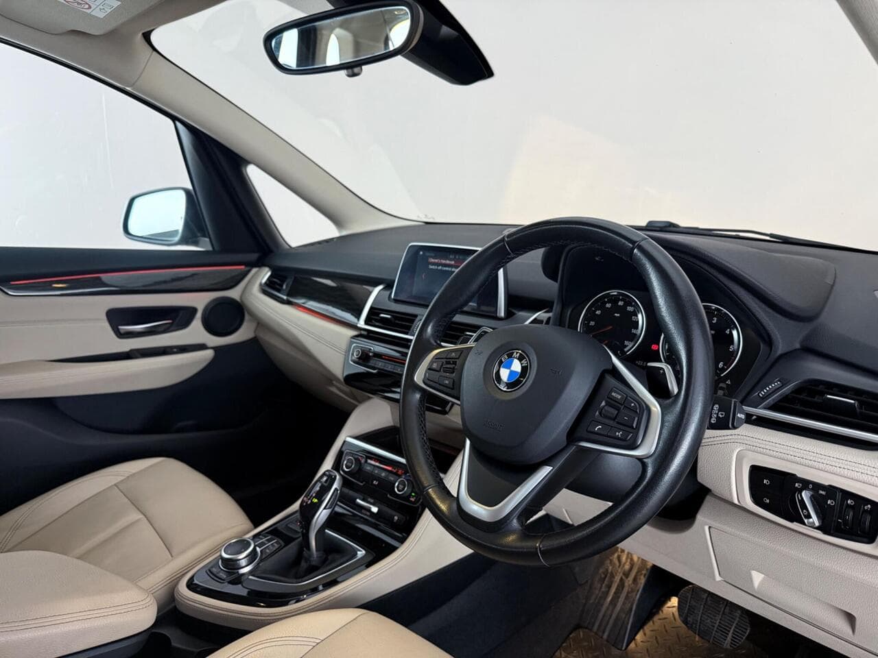 BMW 2 Series Gran Tourer thumbnail Interior Front