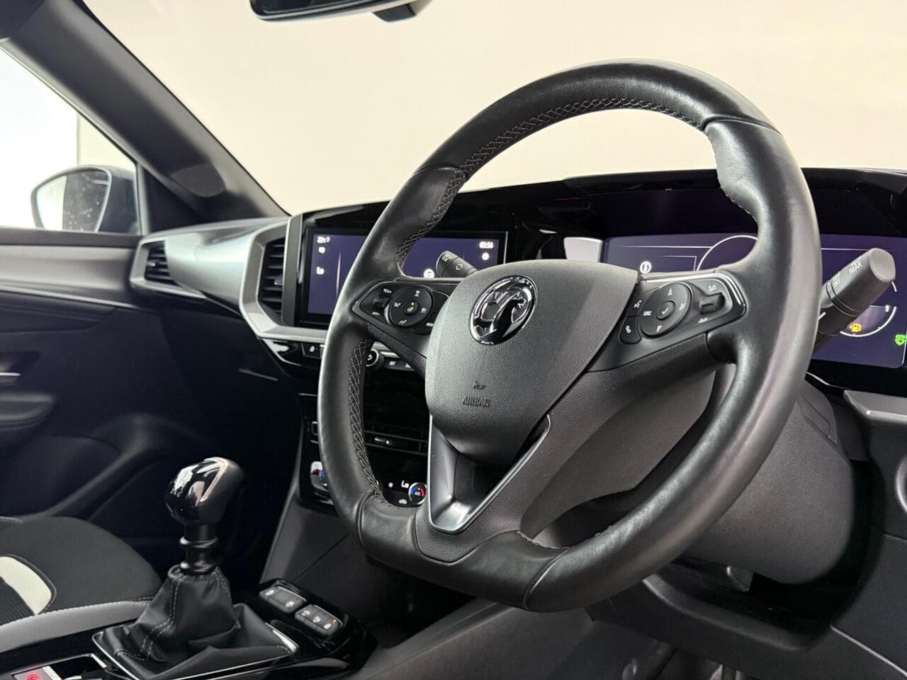 Vauxhall Mokka thumbnail Interior Front