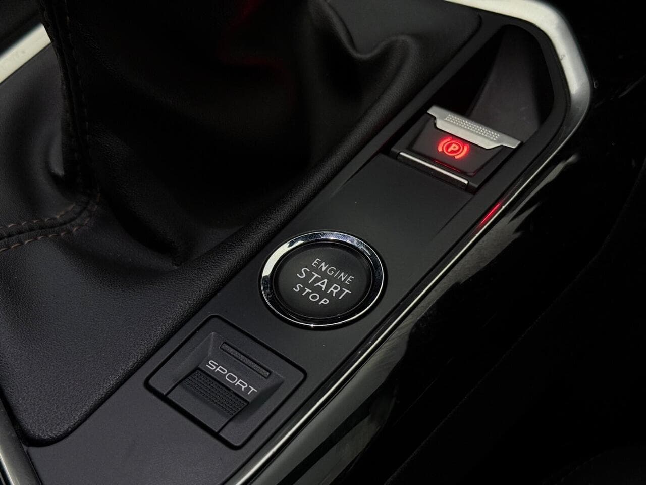Peugeot 5008 thumbnail Misc Controls
