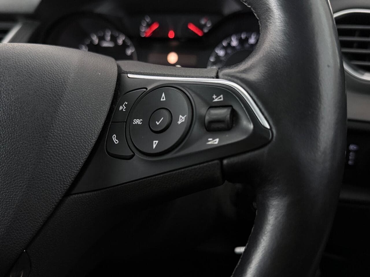 Vauxhall Grandland X thumbnail Misc Controls