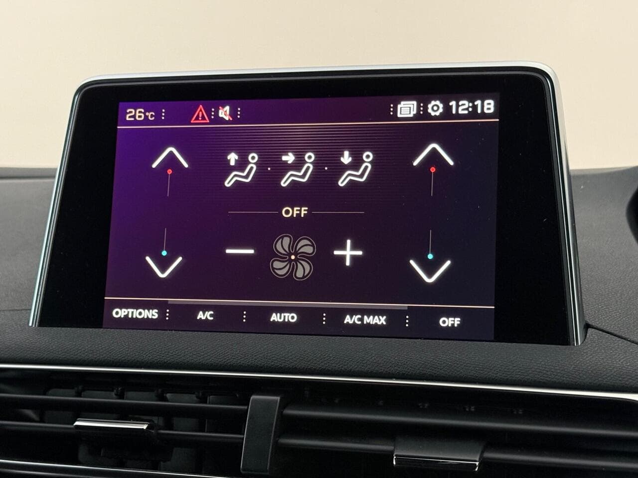 Peugeot 5008 thumbnail Infotainment System