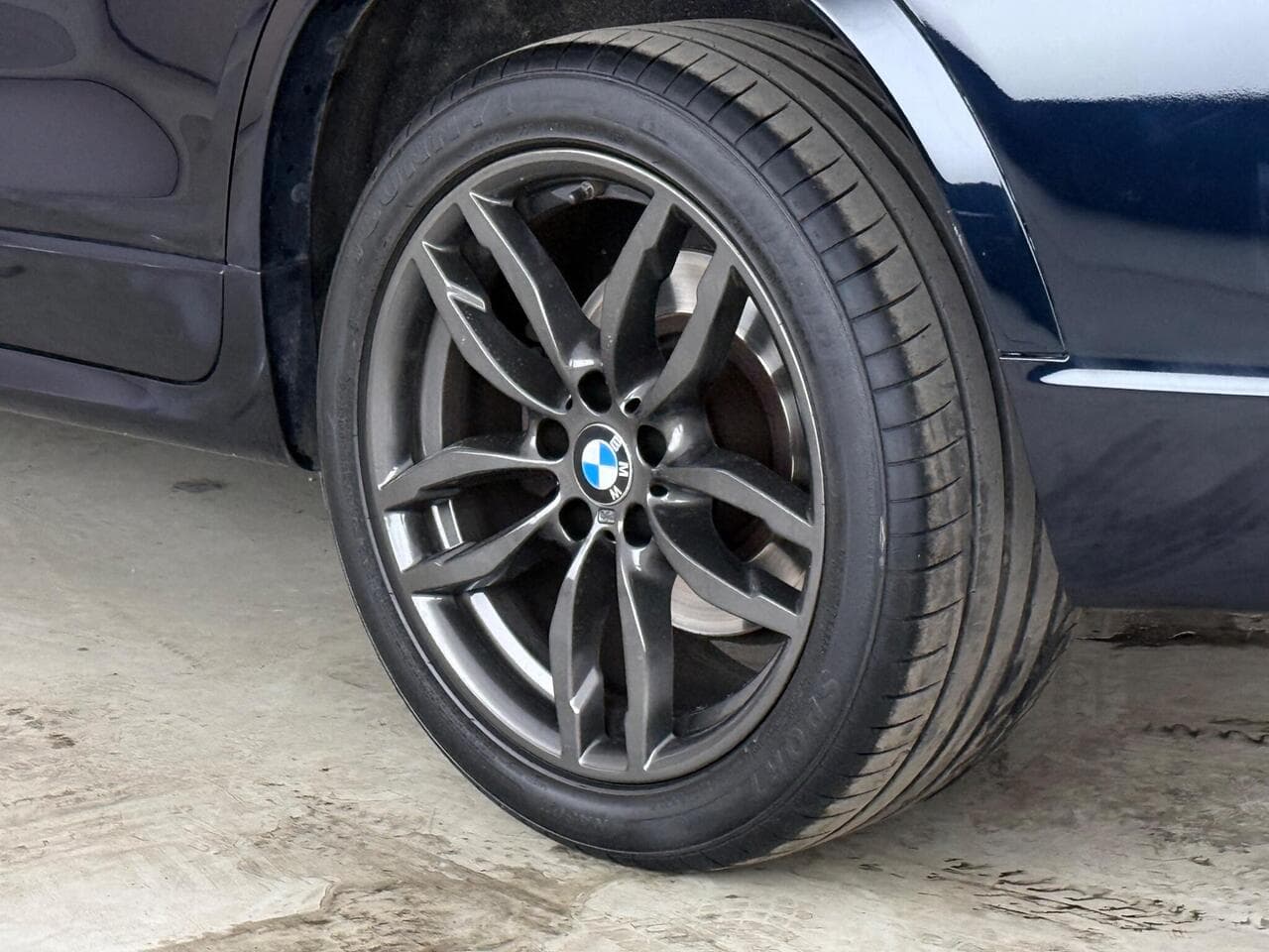BMW X3 thumbnail Wheel