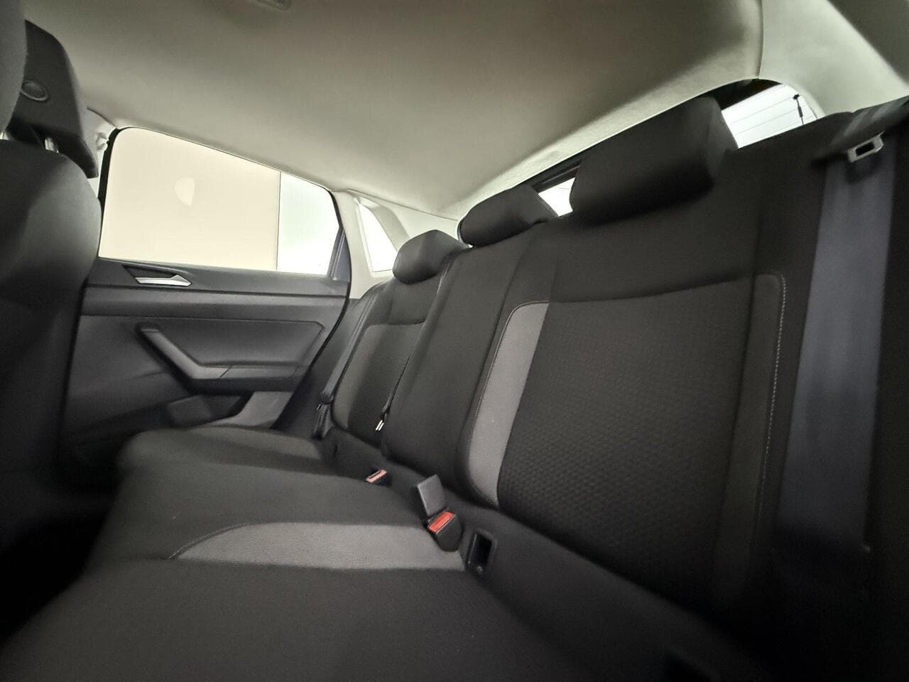 Volkswagen Polo thumbnail Seats Rear