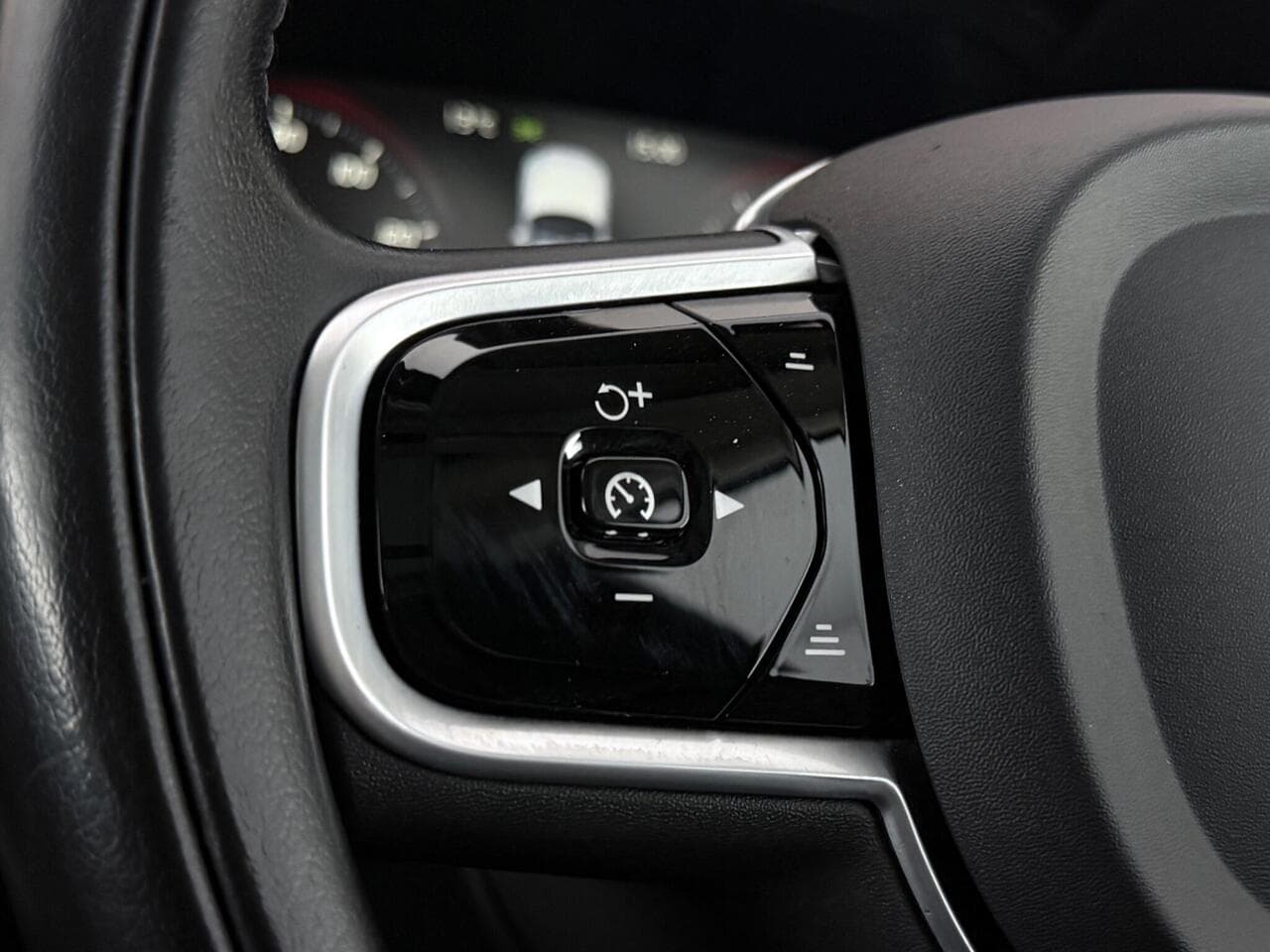 Volvo XC60 thumbnail Misc Controls