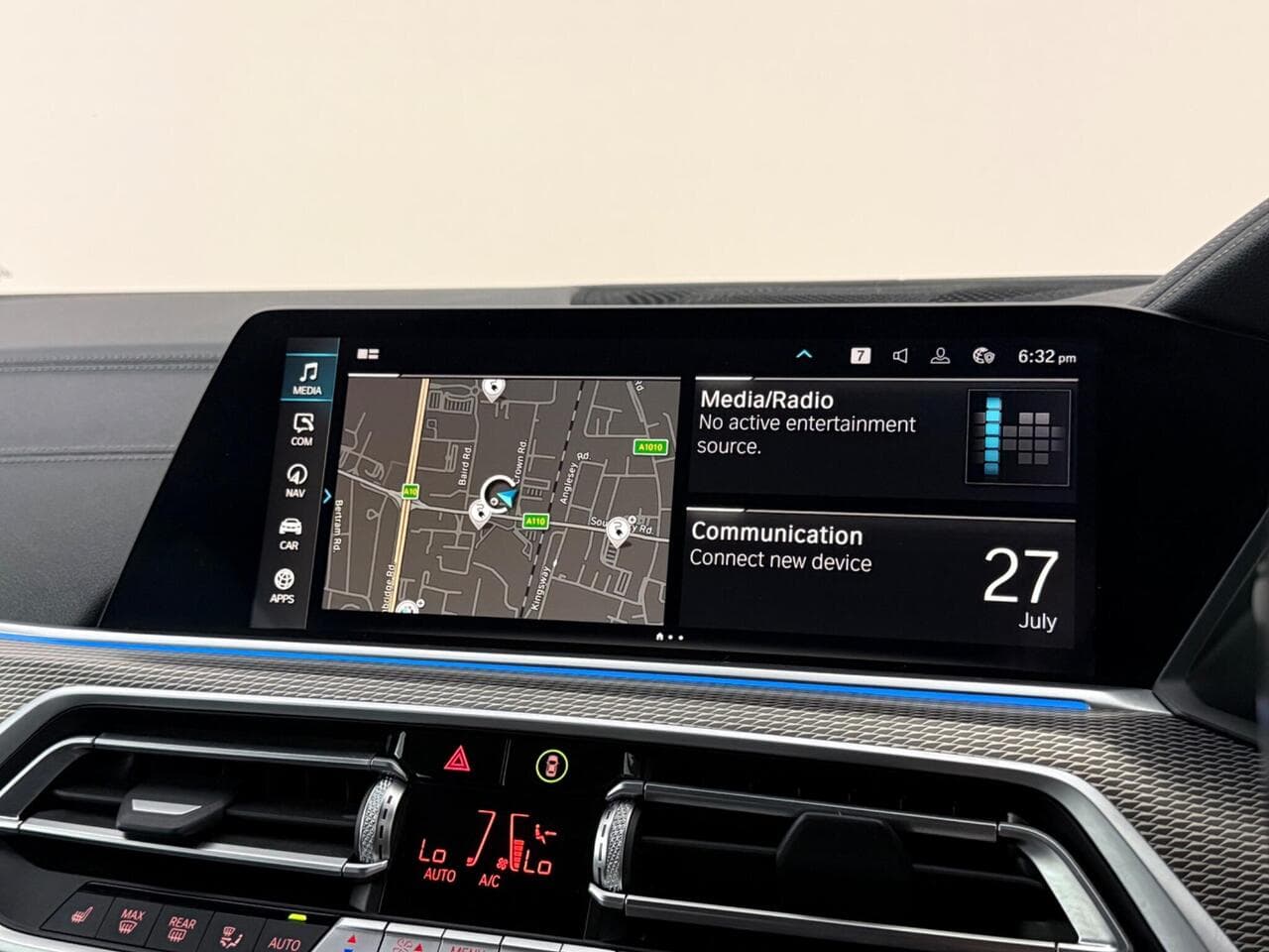 BMW X5 thumbnail Infotainment System