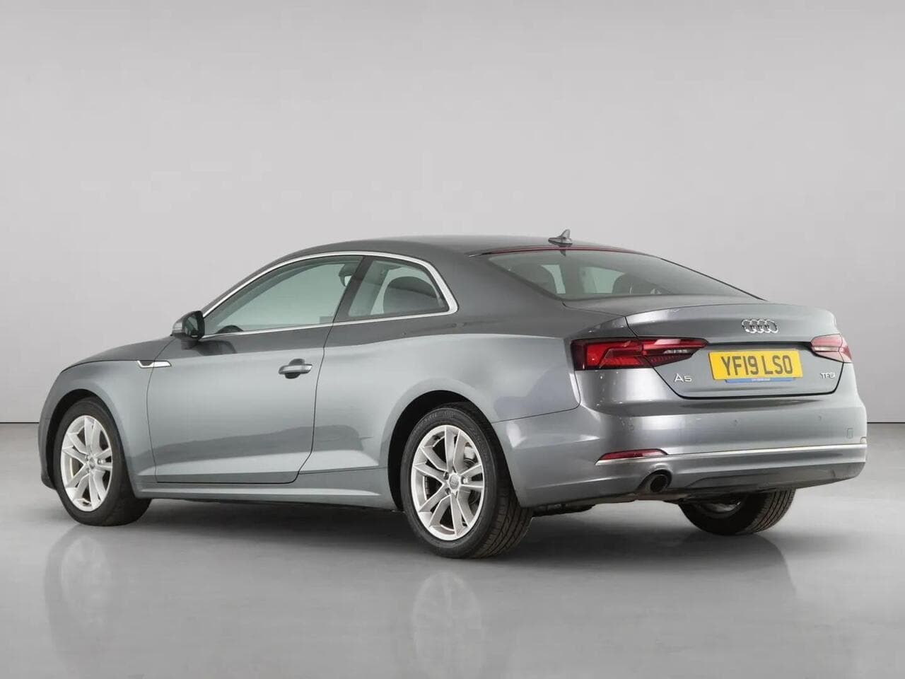 Audi A5 thumbnail Rear Left