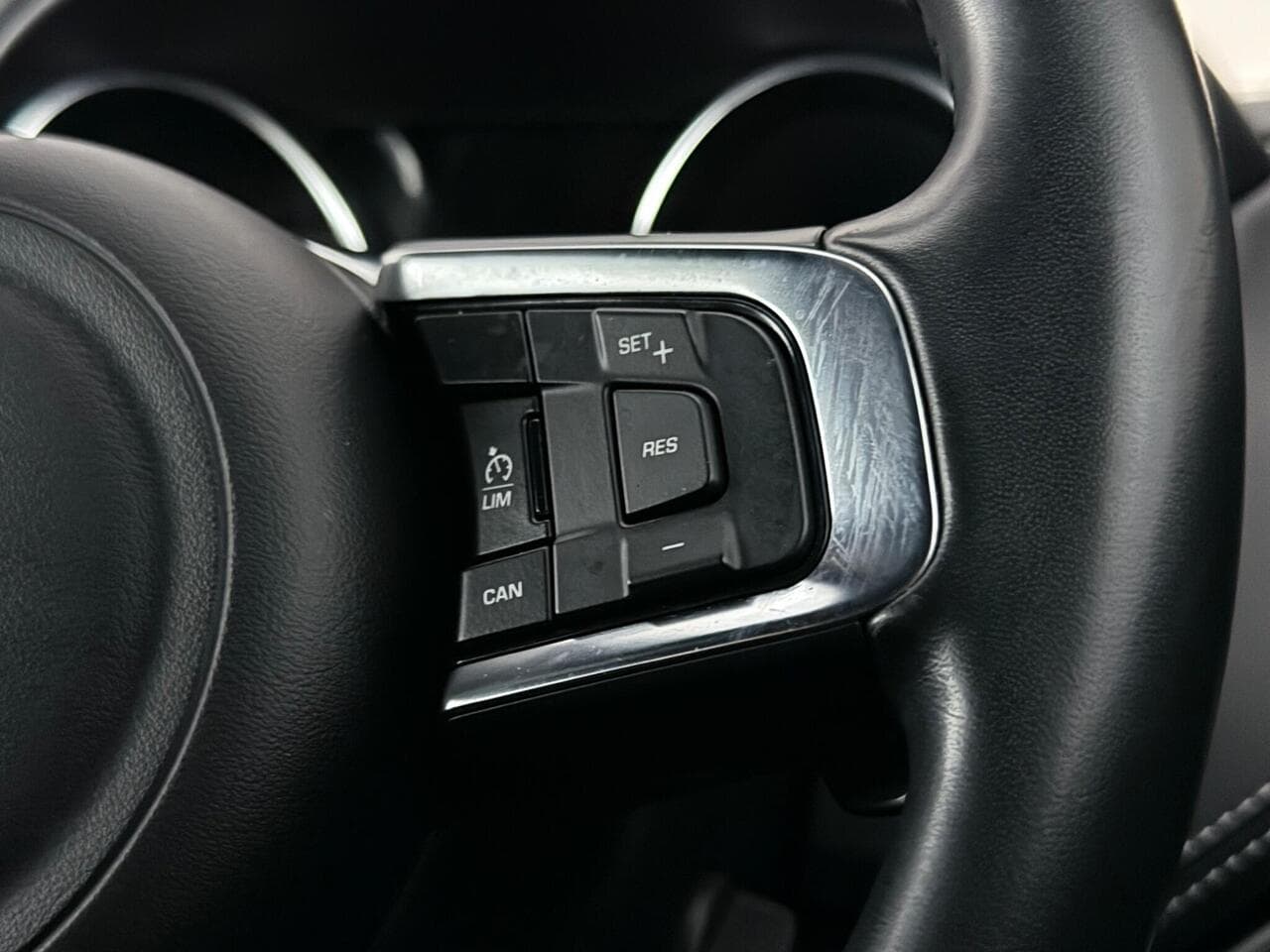 Jaguar XE thumbnail Misc Controls