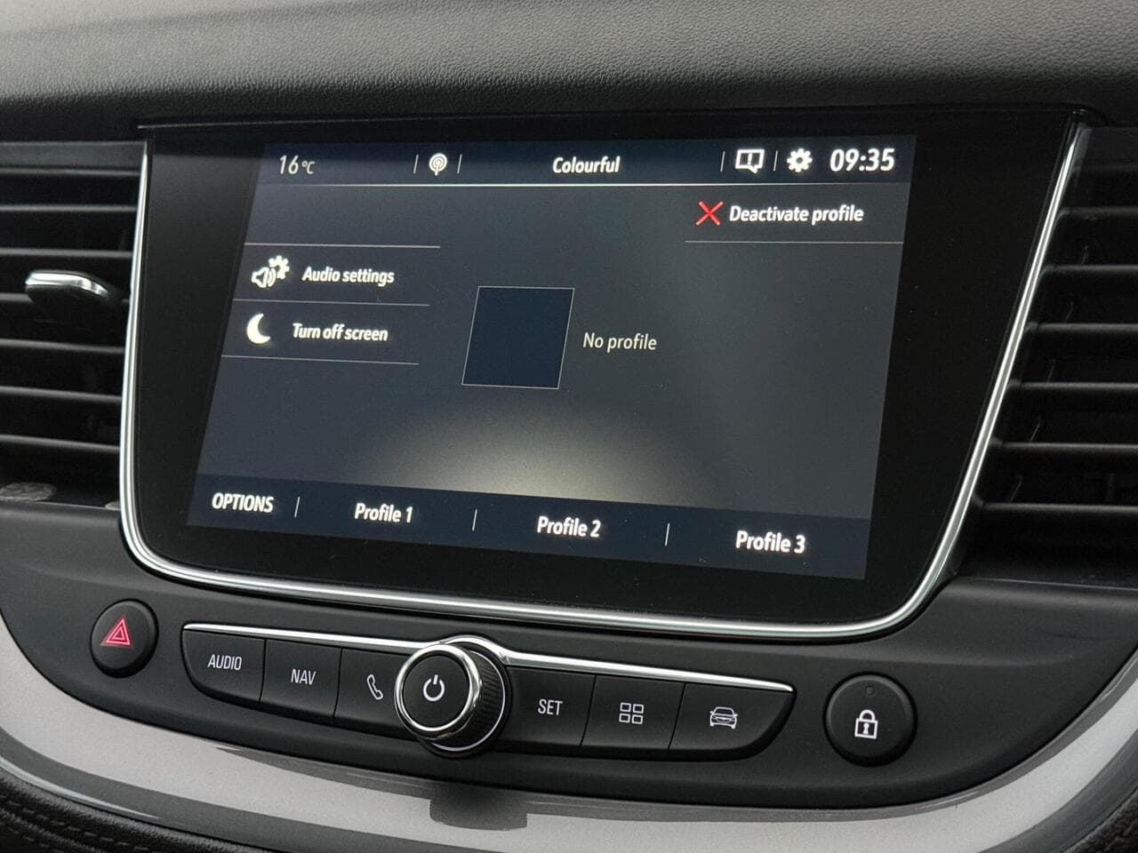 Vauxhall Grandland X thumbnail Infotainment System