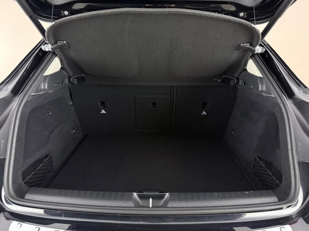 Mercedes-Benz GLA thumbnail Boot