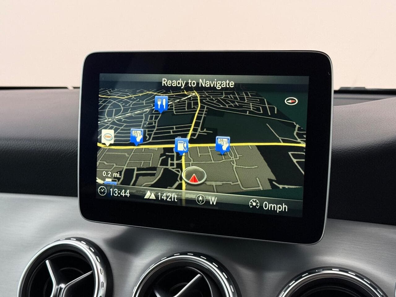 Mercedes-Benz GLA thumbnail Infotainment System
