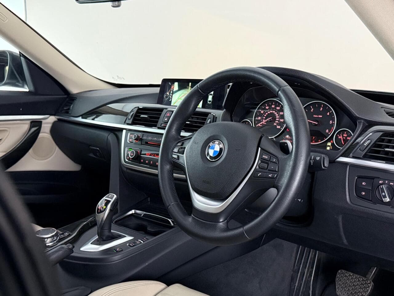 BMW 3 Series Gran Turismo thumbnail Steering Wheel