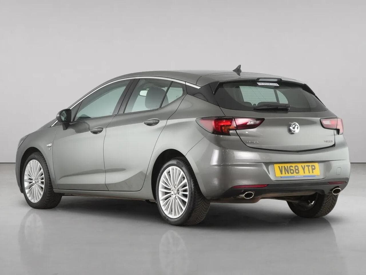 Vauxhall Astra thumbnail Rear Left