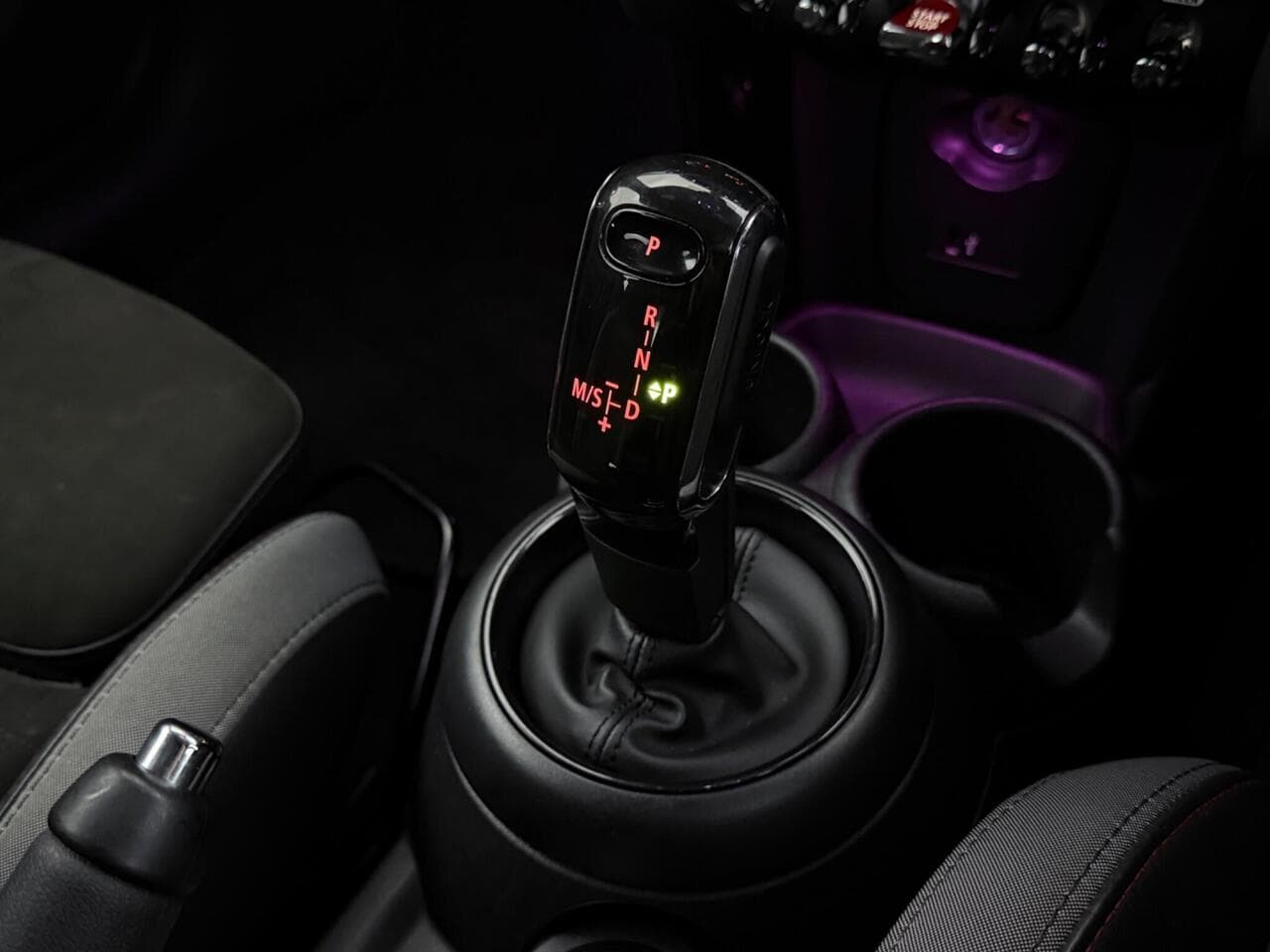 MINI Hatch thumbnail Interior Front