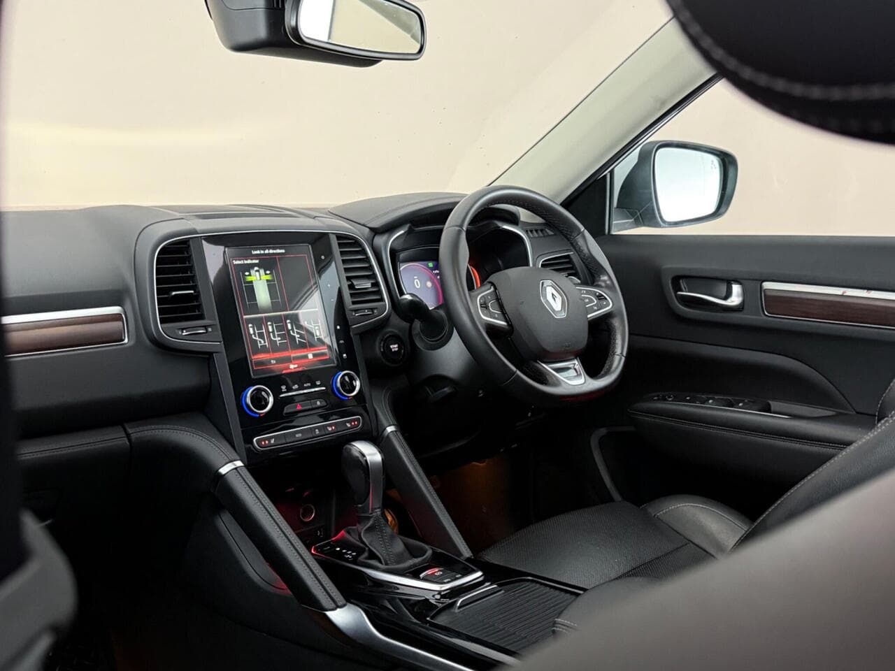 Renault Koleos thumbnail Interior Front