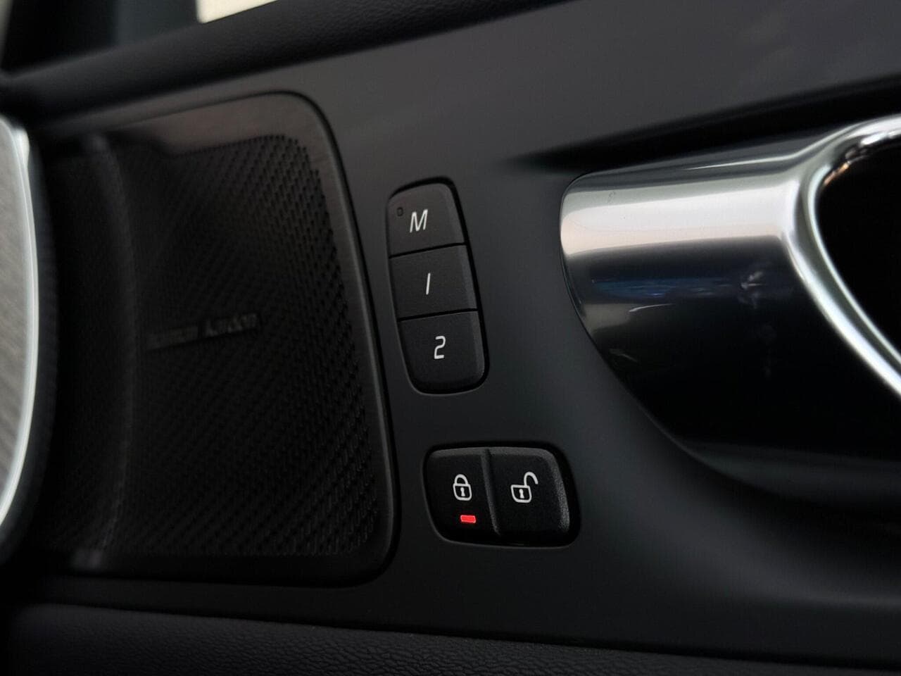 Volvo XC60 thumbnail Misc Controls