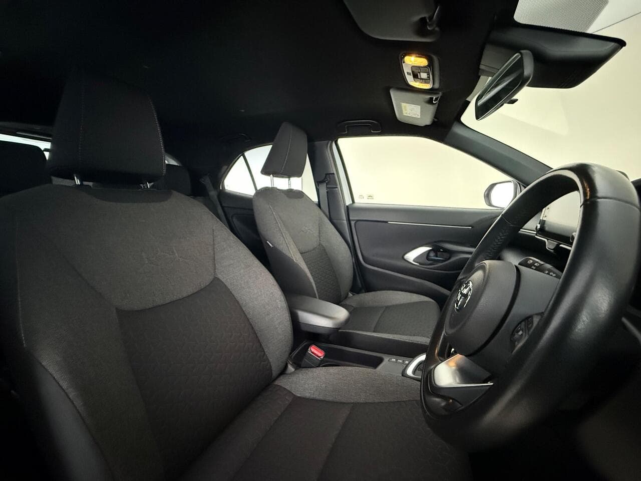 Toyota Yaris Cross thumbnail Seat Driver