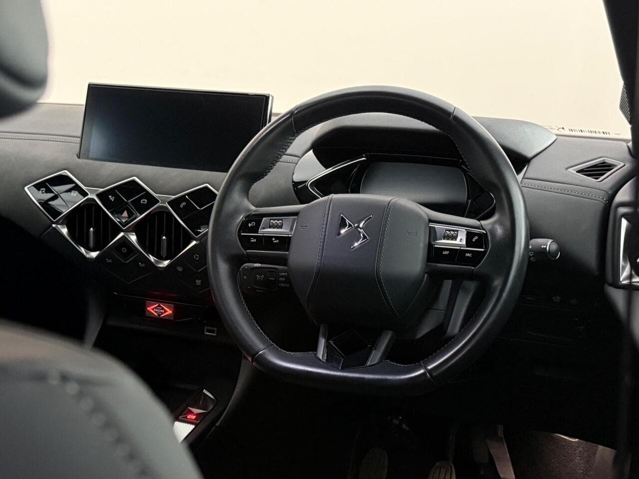 DS AUTOMOBILES DS 3 CROSSBACK thumbnail Steering Wheel
