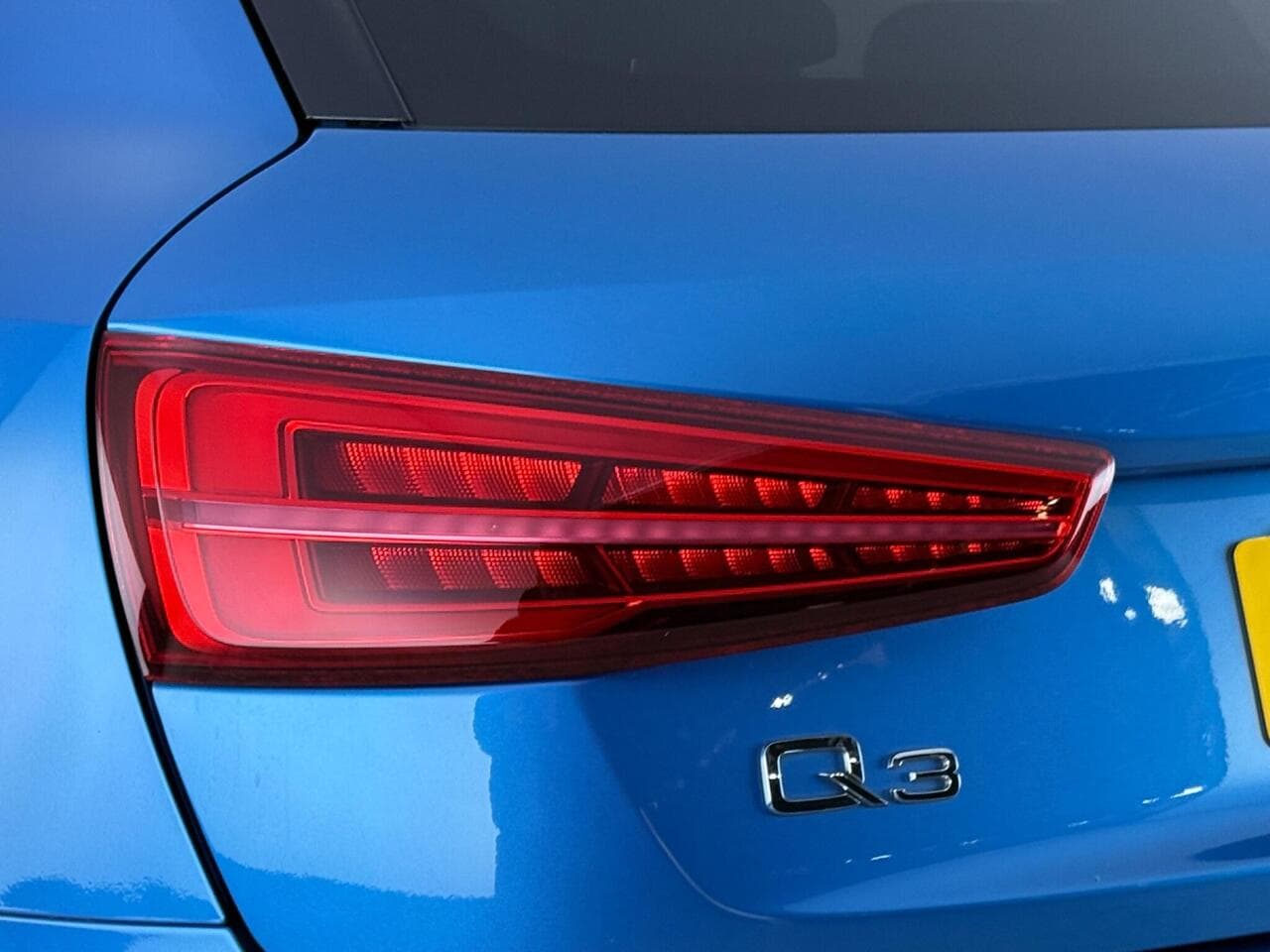 Audi Q3 thumbnail Lights Rear