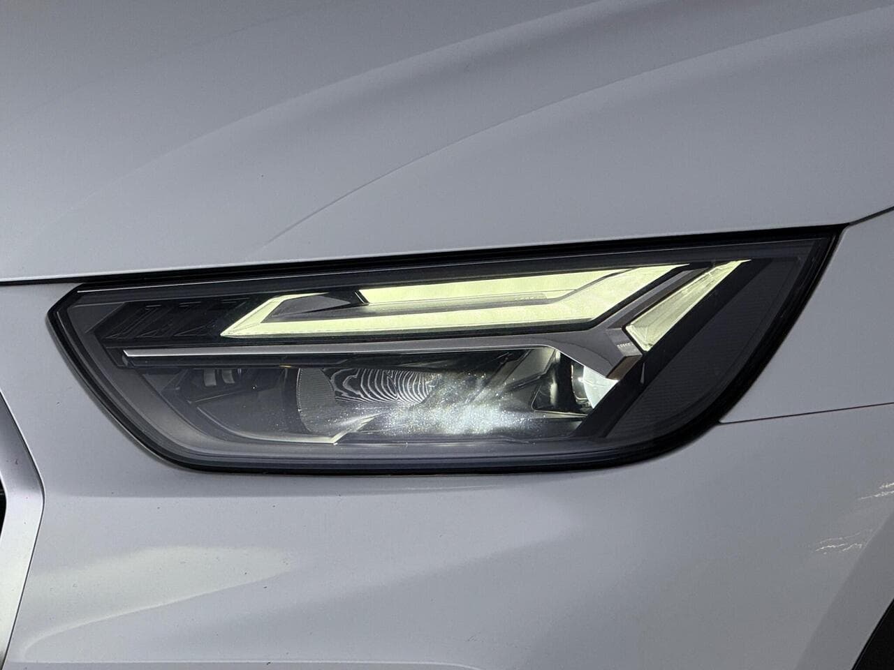 Audi Q5 thumbnail Lights Front