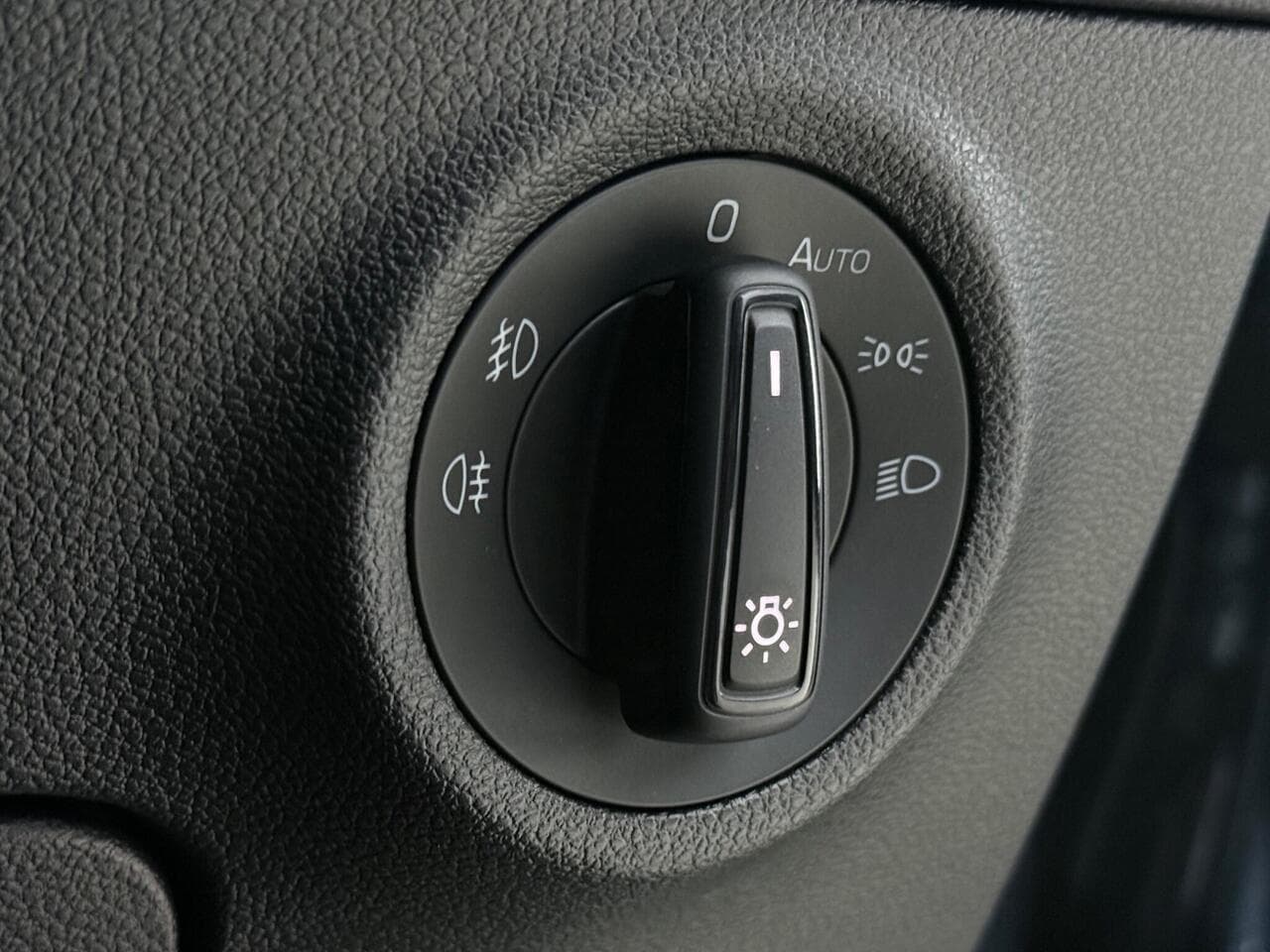 Skoda Karoq thumbnail Misc Controls
