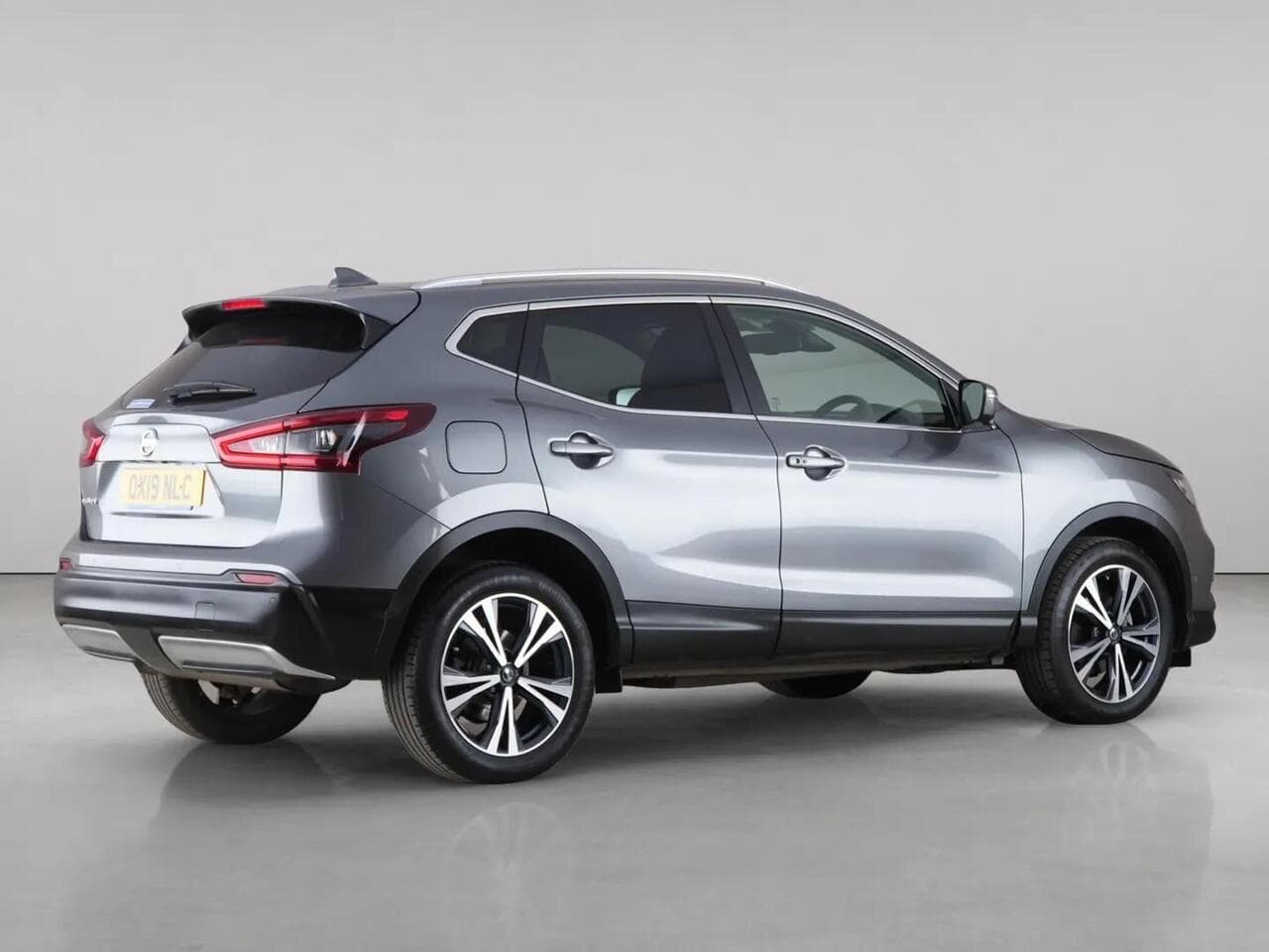 Nissan Qashqai thumbnail Side Right