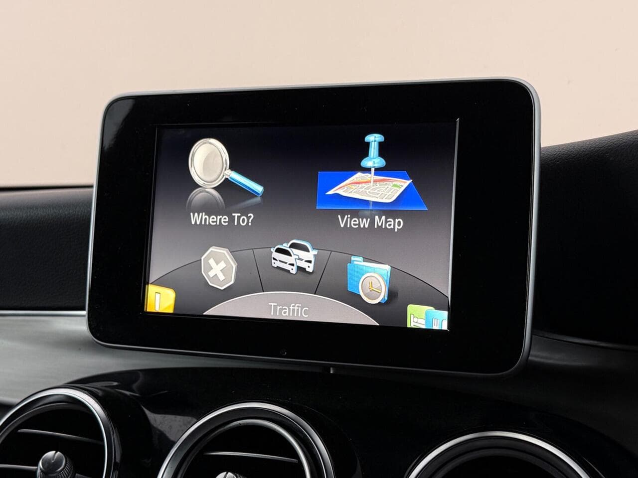 Mercedes-Benz GLC thumbnail Infotainment System