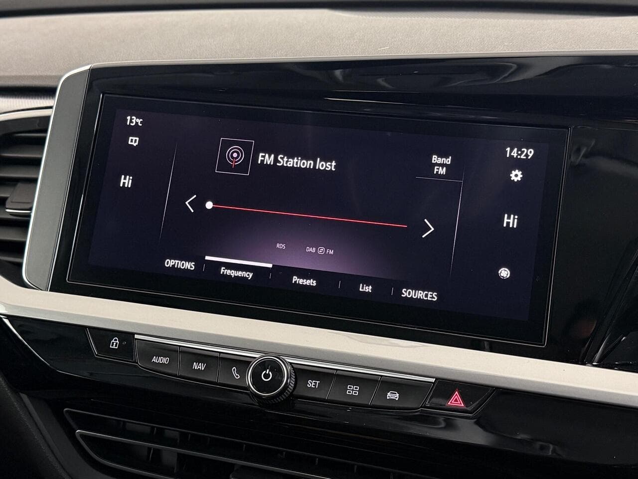 Vauxhall Grandland thumbnail Infotainment System