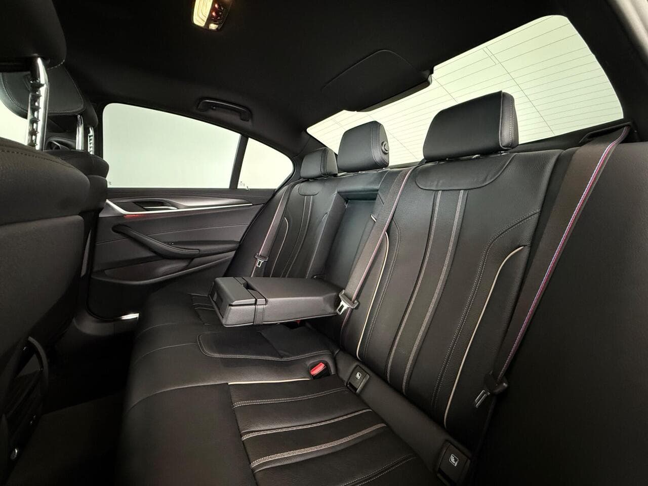 BMW 5 Series thumbnail Seats Rear