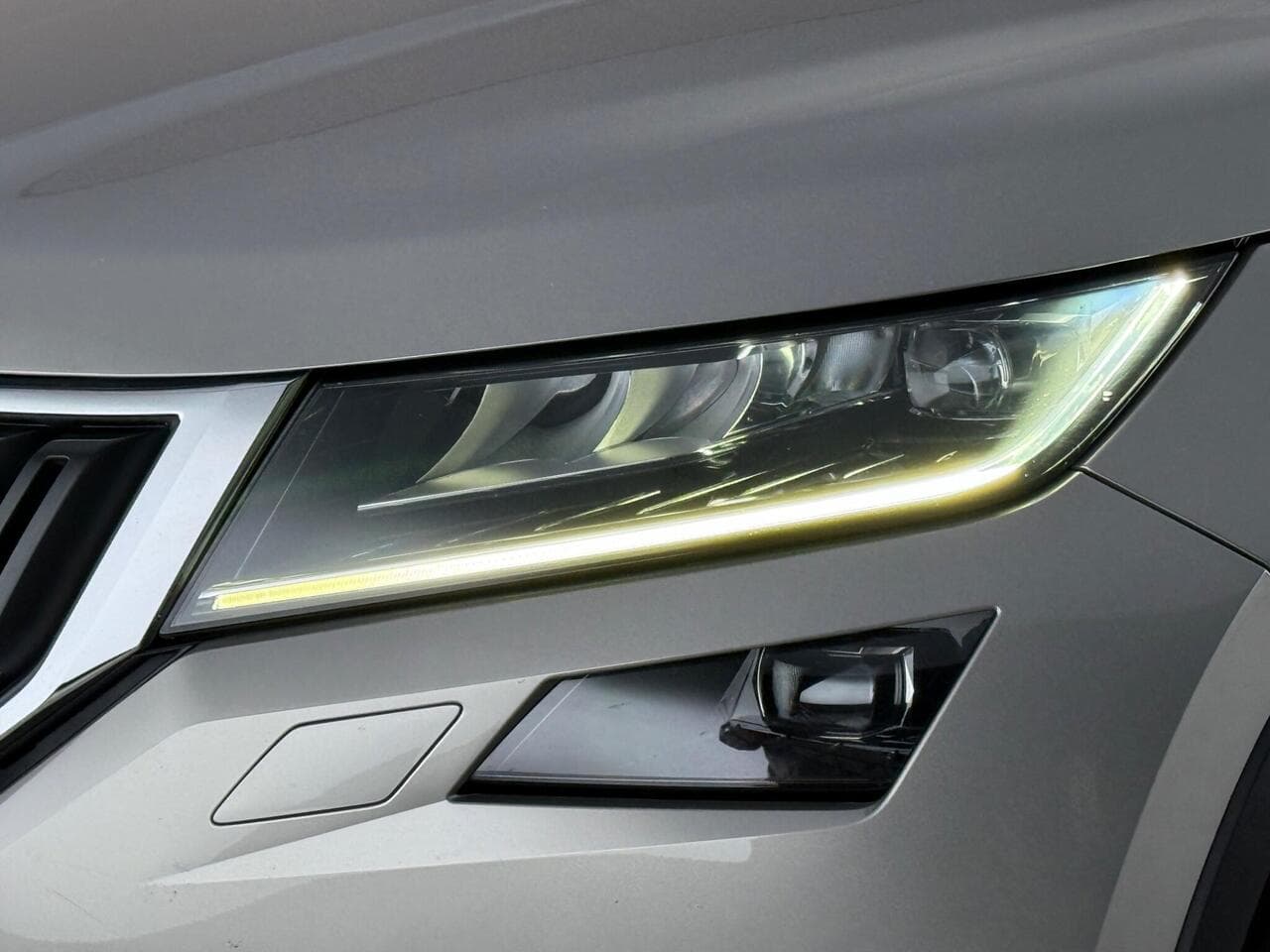 Skoda Kodiaq thumbnail Lights Front
