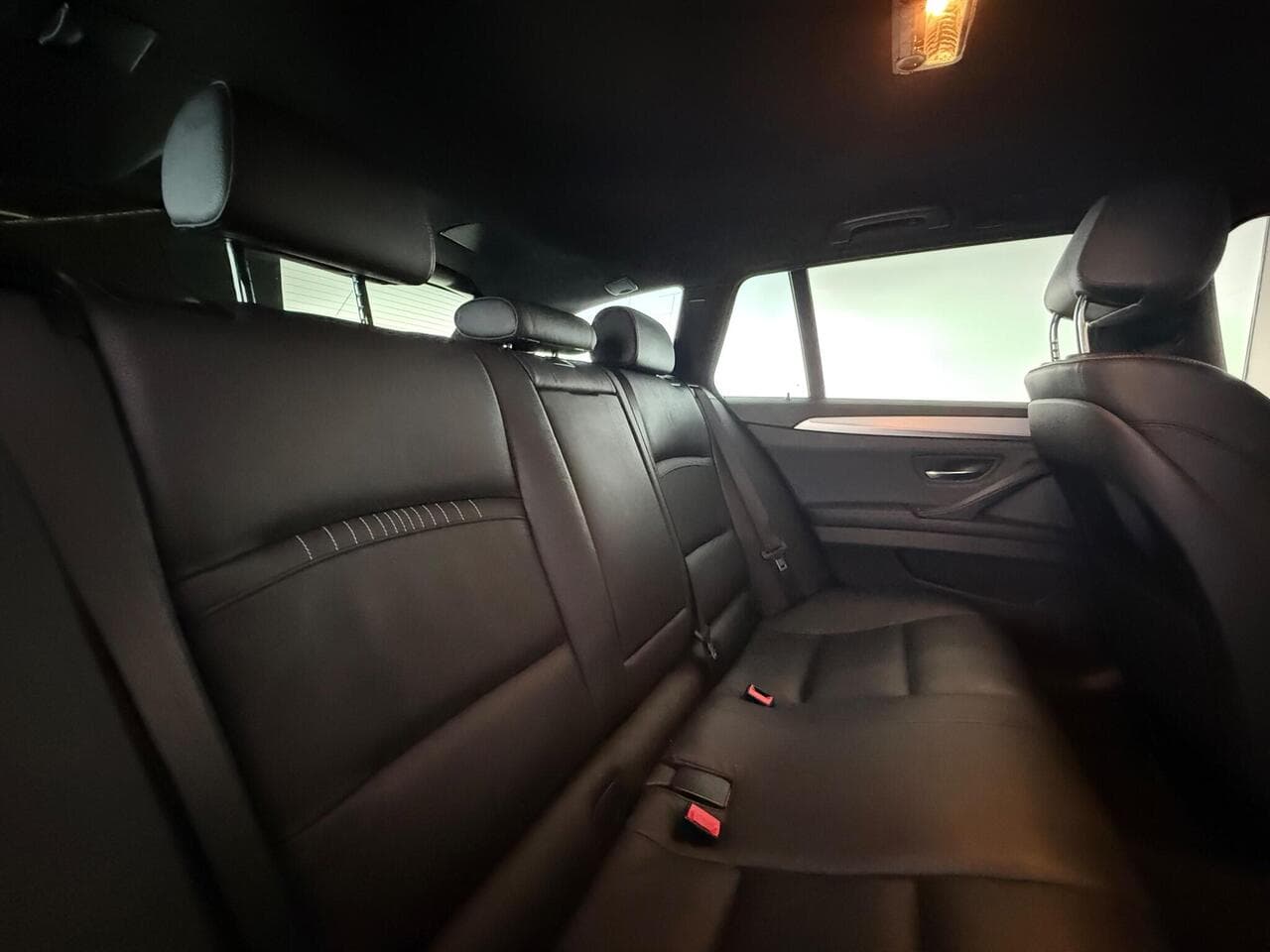 BMW 5 Series thumbnail Seats Rear