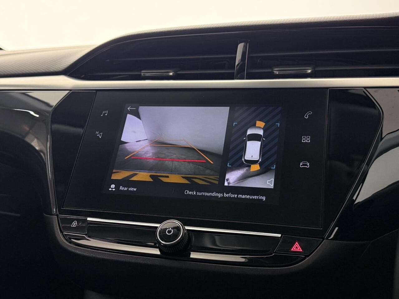 Vauxhall Corsa thumbnail Infotainment System