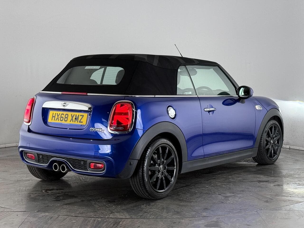 MINI Convertible thumbnail Rear Right